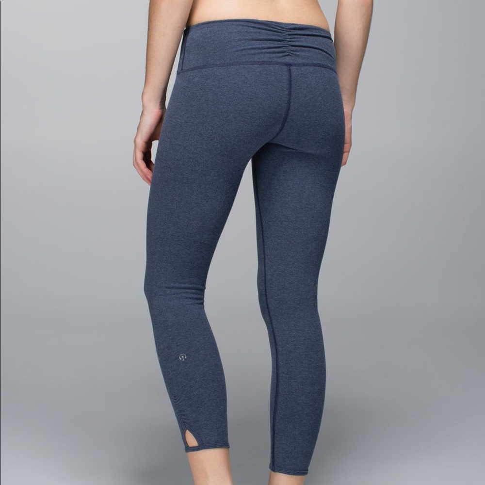 Lululemon Dhanurasana Crop II
Heathered Cadet Blue